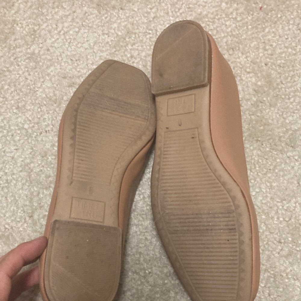Time and Tru Women's Tan Flats - Picture 8 of 10